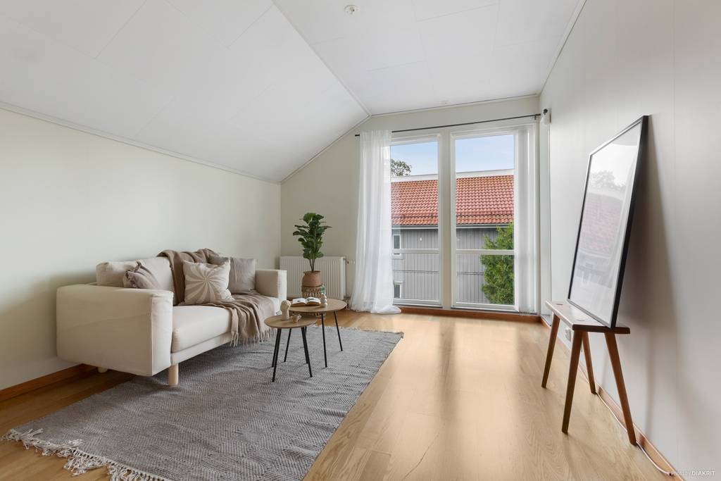 33a0f6e0b9a27da910ef4e5d170bb880